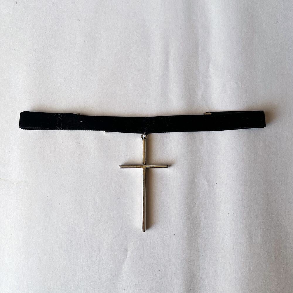 Black Velvet Choker With Large Silver Cross Pendant Necklace
